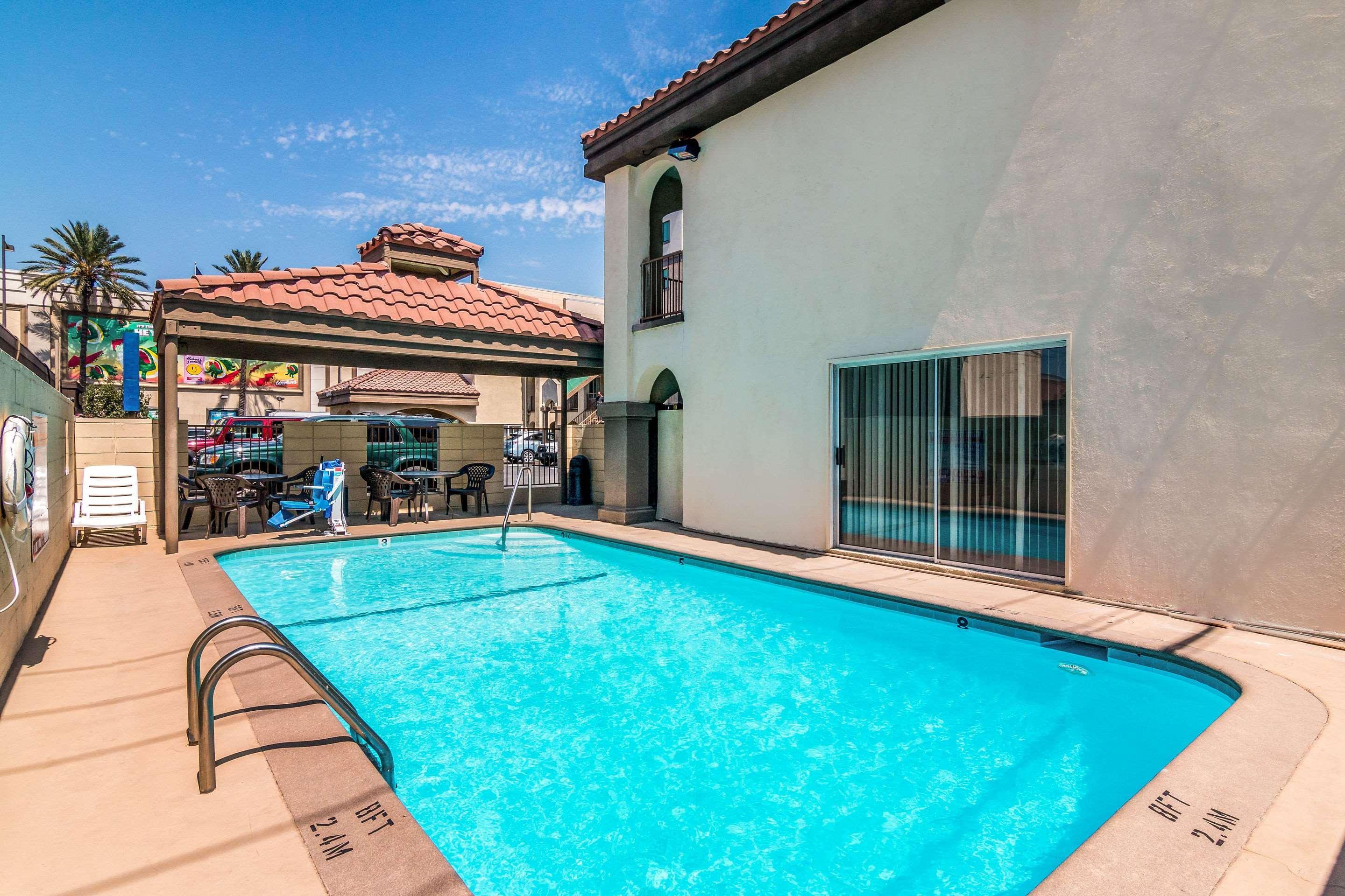 Rodeway Inn Regalodge Glendale Exterior photo